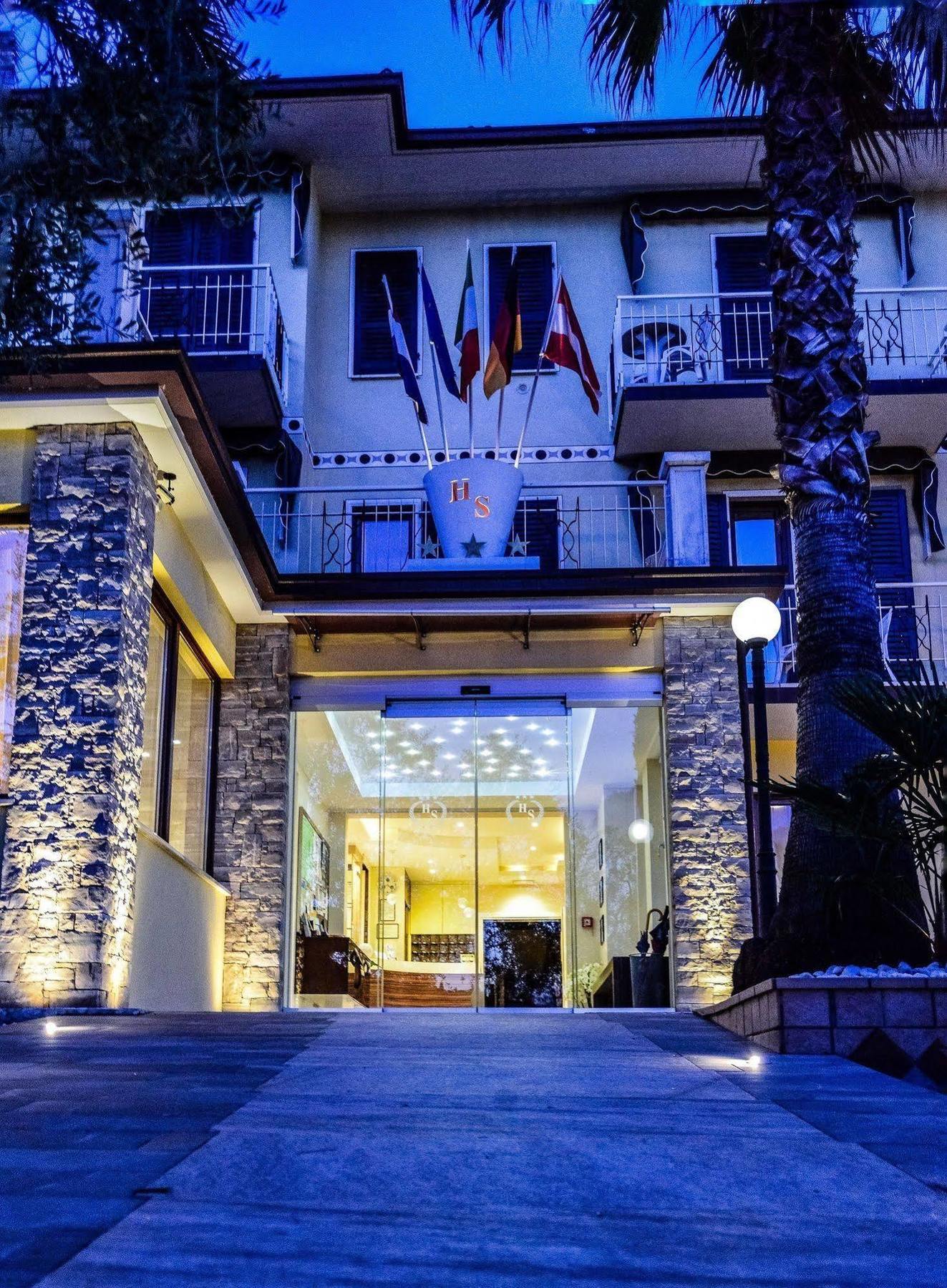 Hotel Sorriso Тосколано-Мадерно Екстер'єр фото