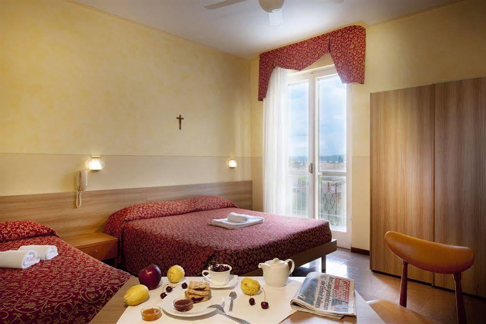 Hotel Sorriso Тосколано-Мадерно Екстер'єр фото